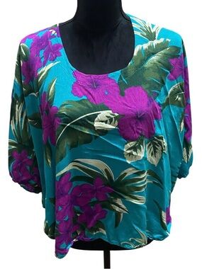 Makai Beach Hawaii Floral Top